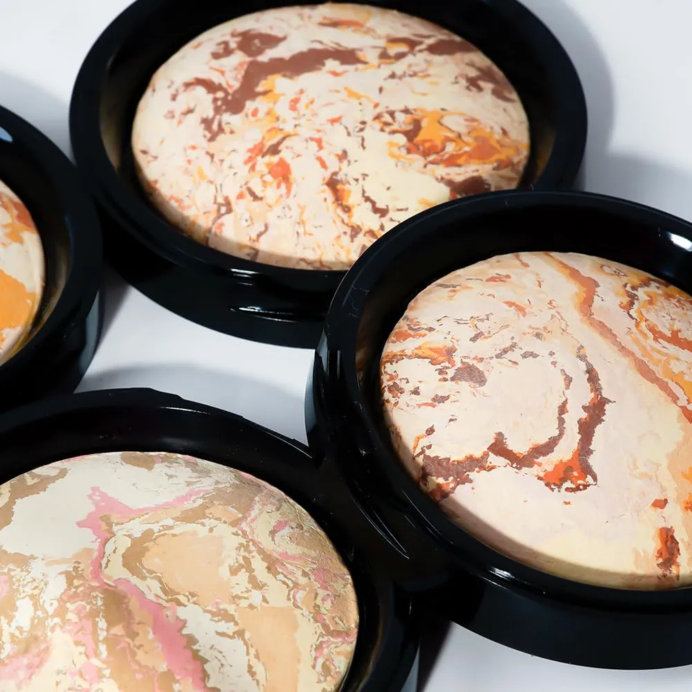 Classic Illuminating Powder - Enhances Skin Tone and Minimizes Facial Imperfections - Long-lasting Matte Finish, For All Skin Types (Vanilla, Vanilla)
