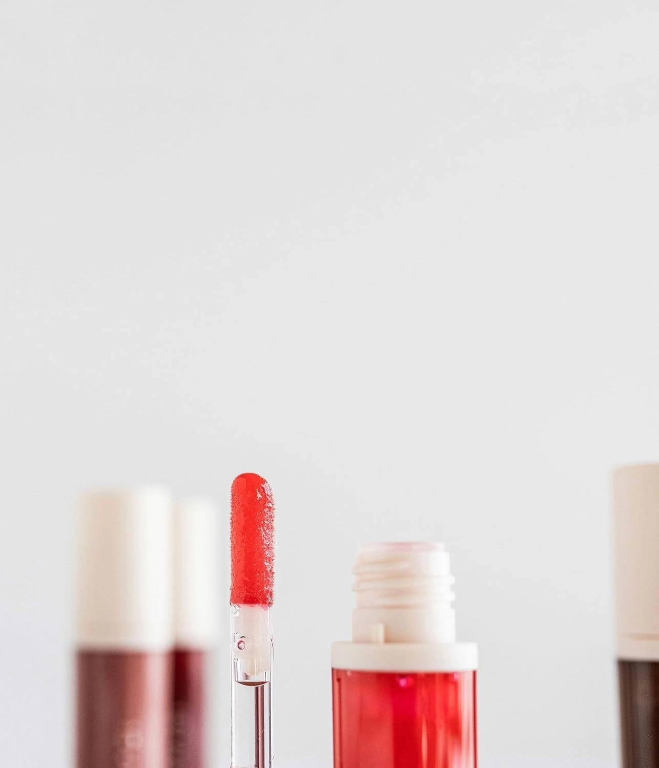 FARMASi Tinted Lip Plumper, Plumping Lip Gloss, Promoting Natural Circulation for Fuller, Younger Looking Lips, Hydrating, High-Shine, Volumizes, 0.2 fl.oz (00 Glass, 0.2)