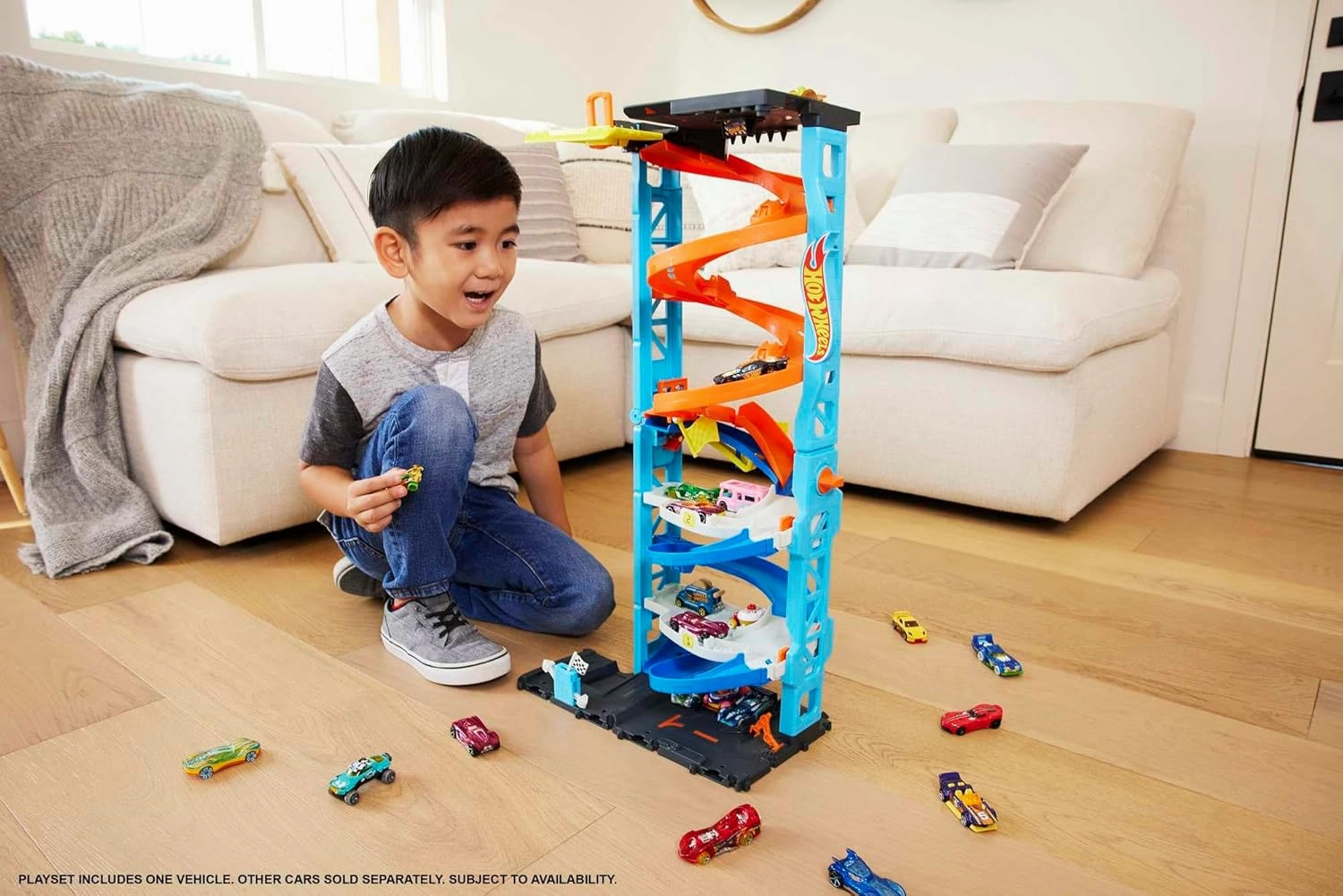 Hot Wheels City Toy Car Track Set, Transforming Race Tower, Single to Dual-Mode Racing, with 1:64 Scale Vehicle, 2 Ways to Play