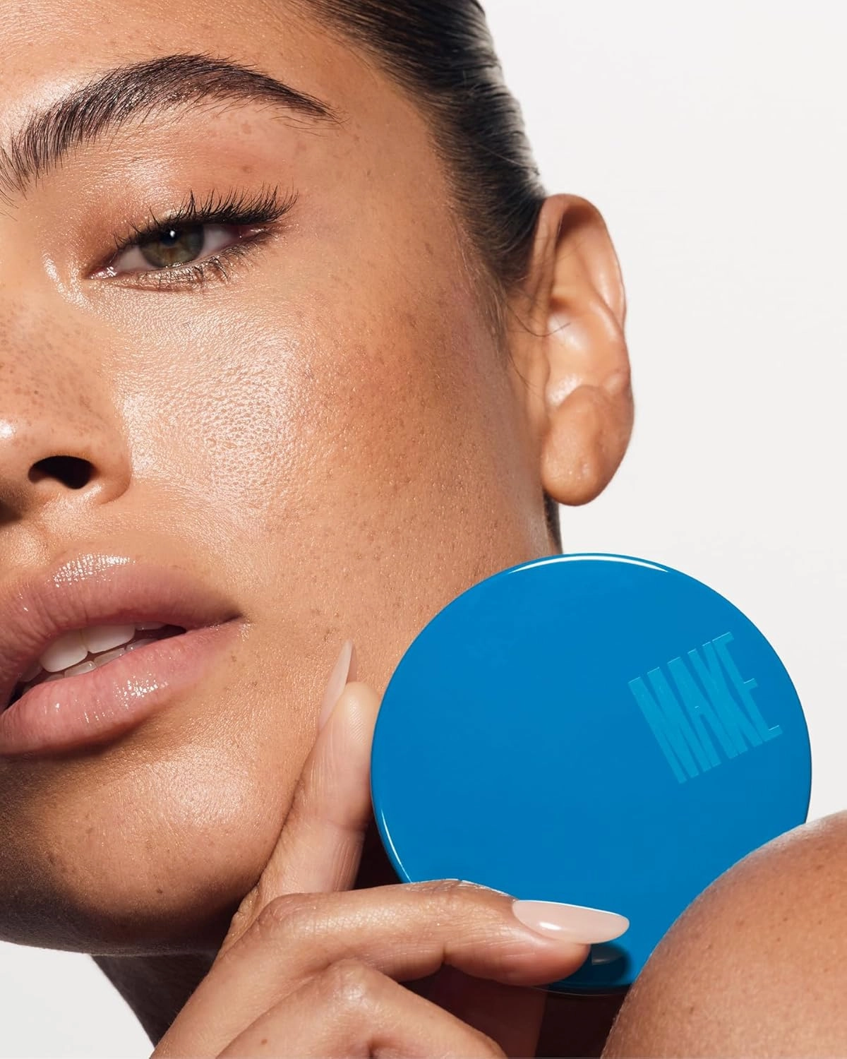MAKE Beauty Skin Mimetic Microsuede Bronzer Powder - Matte Bronzing Powder Contour, Buildable Formula, Non Comedogenic, Long Lasting Color. Shade - Solar for Medium Warm Skin
