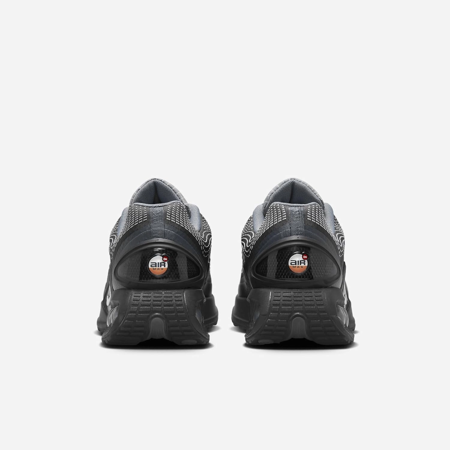 Nike Air Max DN Winterized Shoes (HQ3816-001, Anthracite/Smoke Grey/Black/Photon Dust)