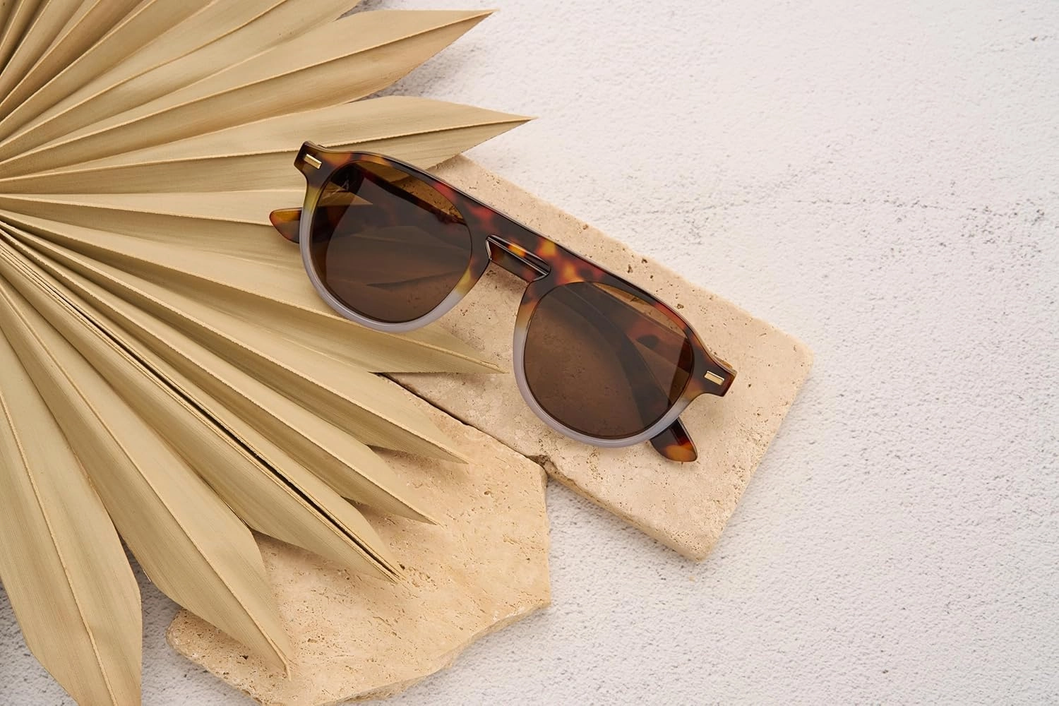 Peepers by PeeperSpecs - Unisex Oversized Neptune Round Reading Sunglasses