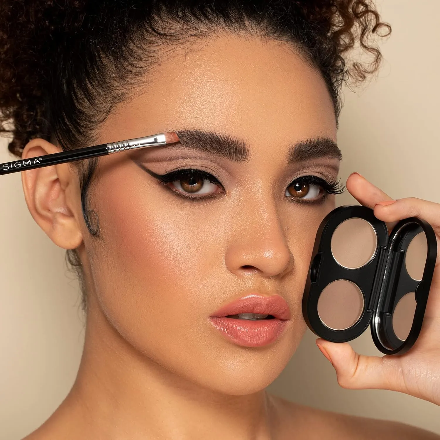 Sigma Beauty Color   Shape Brow Powder Duo - Eye Brow Palette for Natural, Defined Brows - Dark and Light Brow Powder to Tint and Highlight - Vegan, Paraban Free, Sulfate Free Brow Make Up